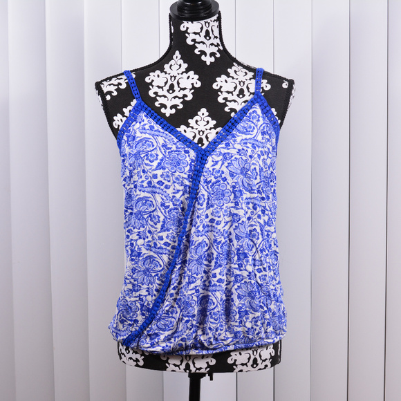 ‼️SOLD‼️Lucky Brand Top - Picture 1 of 5